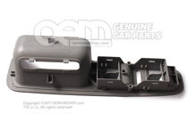 Korpus uchwytu w kolorze krystalicznie szarym 7L6867157E 6C3 (1)