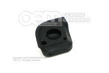 Czapka z daszkiem satynowo czarna 7L6845363  01C (1)