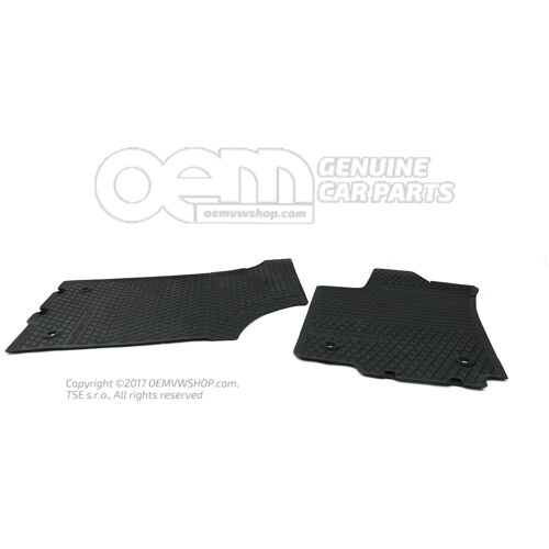 1 komplet dywaników (gumowych) w kolorze czarnym 3D1061501A 041