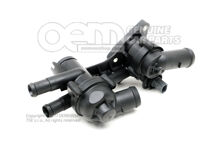 Obudowa regulatora płynu chłodzącego 03C121111T (2)