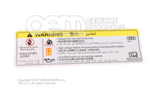 Znak „wysokie napięcie”, wyłącz silnik przed dotknięciem układu zapłonowego / wentylator chłodnicy może się uruchomić w każdej chwili 8K0010520C (1)