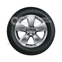 Felga aluminiowa z oponą zimową w kolorze diamentowego srebra 8V0073537B 8Z8 Felga aluminiowa z oponą zimową w kolorze diamentowego srebra 8V0073537B 8Z8