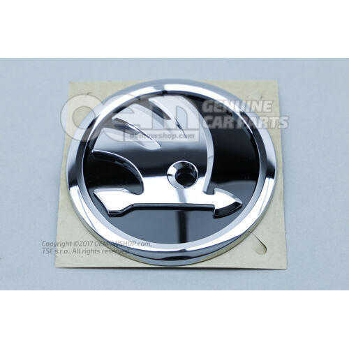 Emblemat Skody, czarny/chrom 3V0853621  FOD