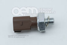 Przełącznik ciśnienia oleju 04L919081B (1)