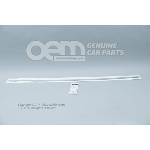Listwa ochronna na tylną klapę 7E0071360