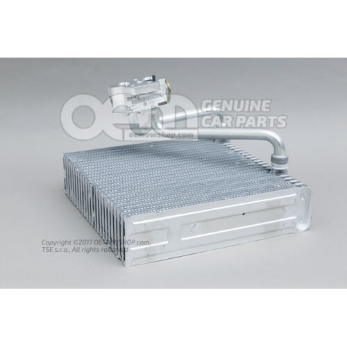 Parownik z zaworem rozprężnym 8U2820103A