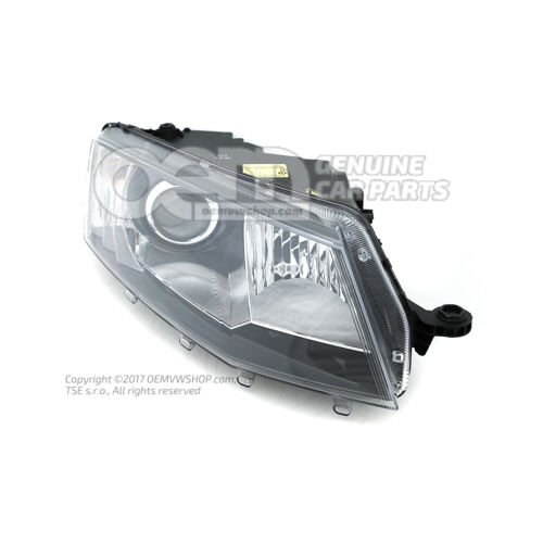Reflektory halogenowe podwójne na żarówkę wyładowczą Skoda Octavia 5E 5E1941018A