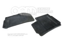 1 komplet dywaników (gumowych) w kolorze czarnym 1J1061501A 041 (1)